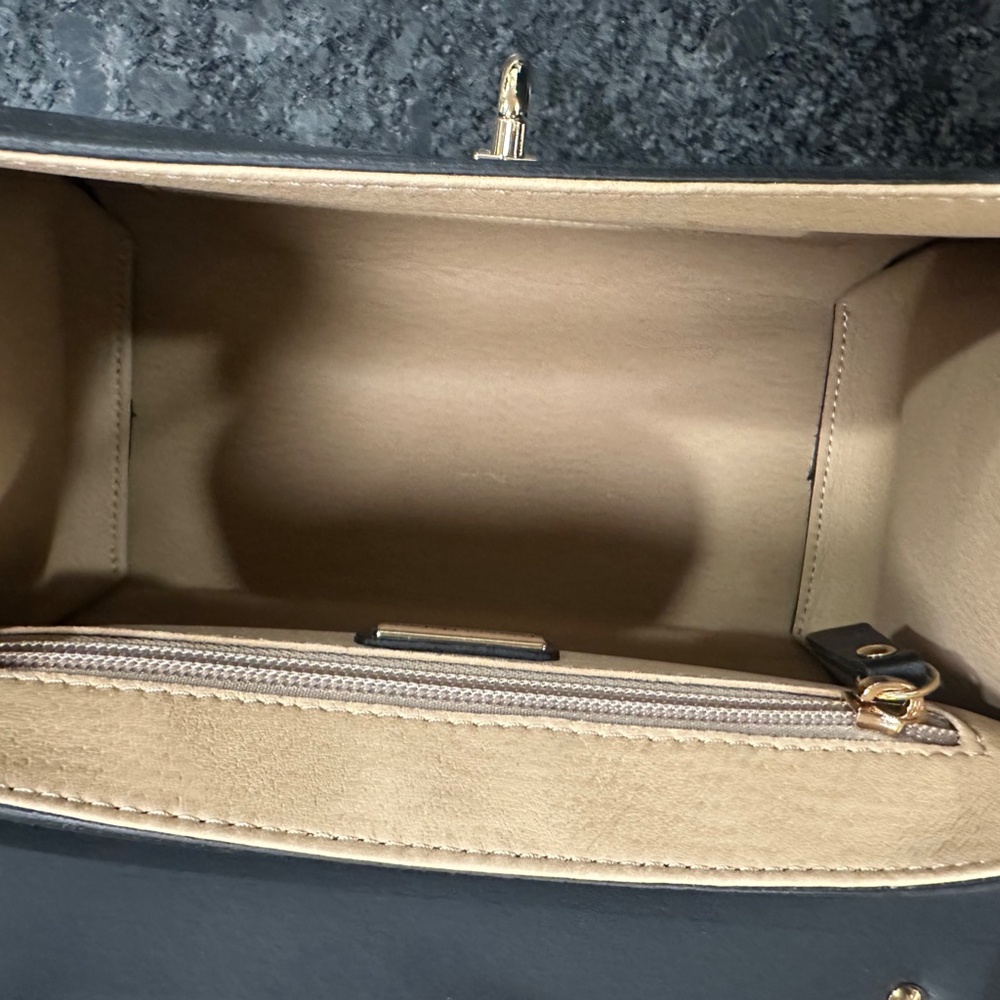 New Gianni Notaro Carol J Black Handbag with removable strap - Picture 8 of 16